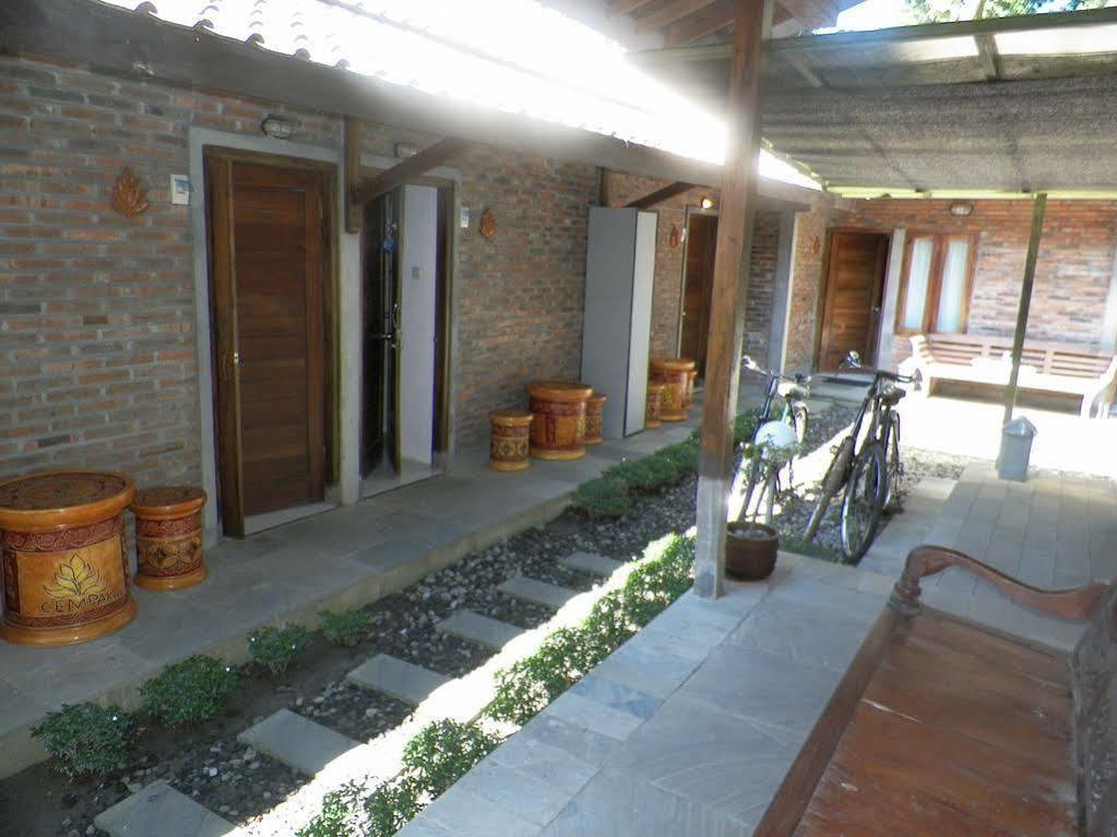 Cempaka Borobudur Guest House Magelang Exterior photo