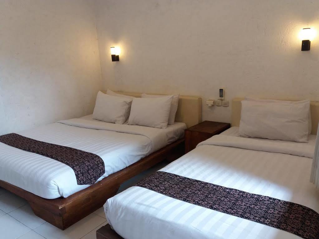 Cempaka Borobudur Guest House Magelang Exterior photo