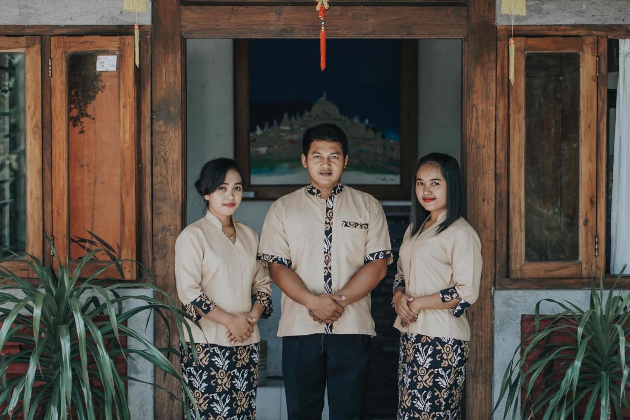 Cempaka Borobudur Guest House Magelang Exterior photo