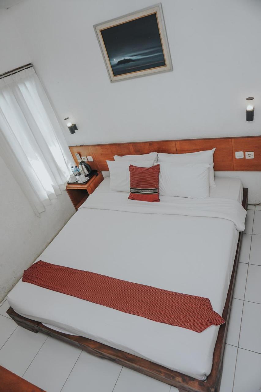 Cempaka Borobudur Guest House Magelang Exterior photo